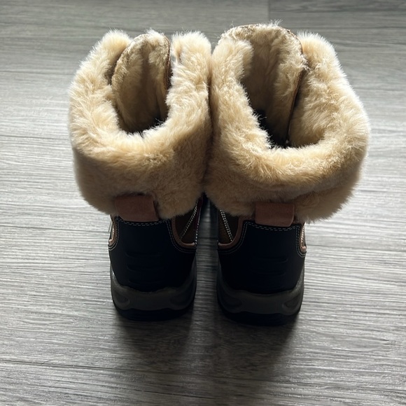 NWOT Clark’s Winter Suck Boots, Fur Trim, Plush Interior Size 7 - Picture 8 of 8